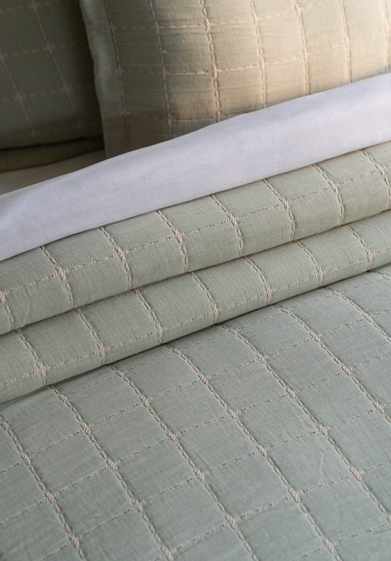 NIRAA Earthloom Tessera Bedspread
